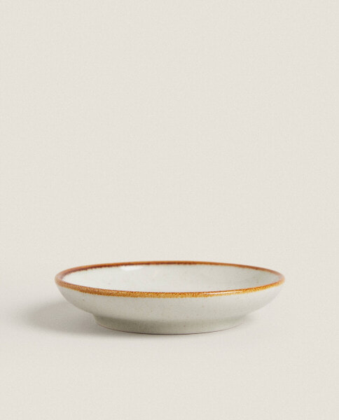Porcelain soy sauce bowl with antique finish rim