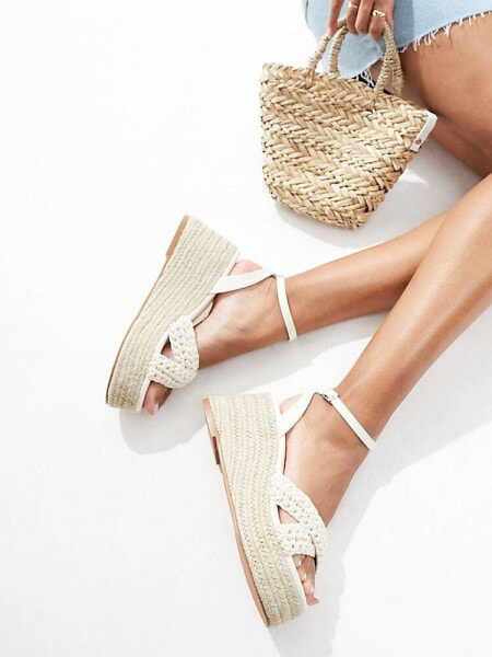 Glamorous espadrilles platform heeled sandals in beige crochet