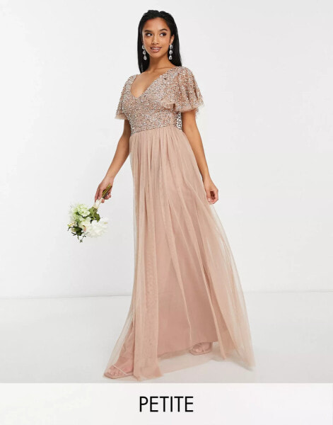 Beauut Petite – Bridesmaid – Brautjungfern-Maxikleid in Taupe mit Flügelärmeln und verziertem Oberteil