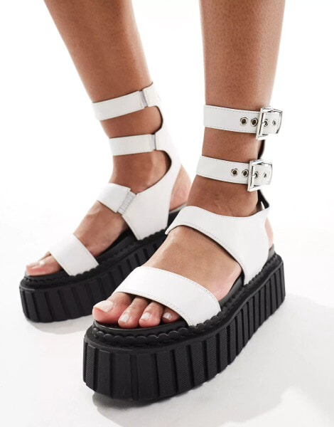 Lamoda Say Yes Tall Buckle flatform in White