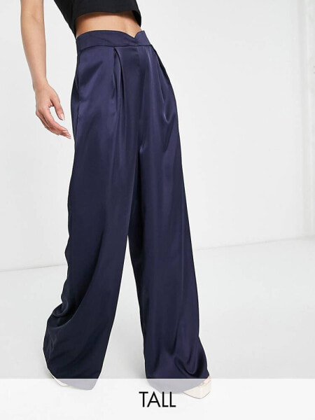 First Distraction The Label – Tall – Hose aus Satin in Marineblau mit weitem Bein und hohem Bund