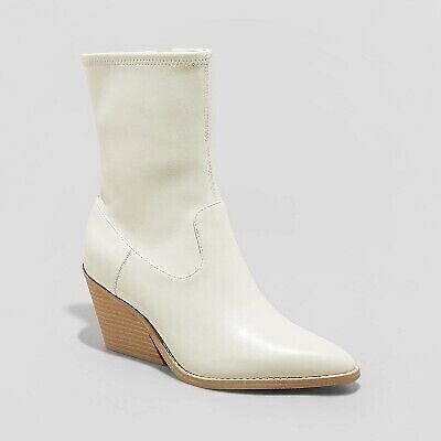 Women's Aubree Ankle Boots - Universal Thread Off-White 5.5