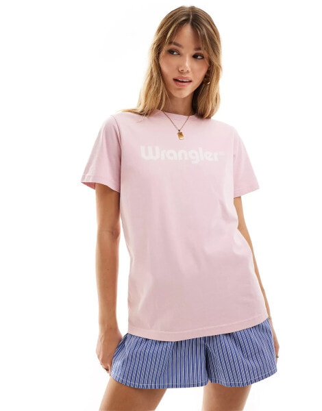 Wrangler front logo t-shirt in pink