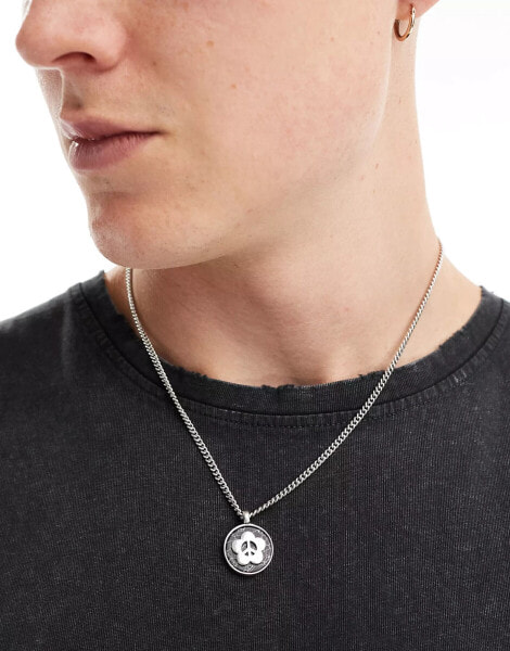 Classics 77 flower peace pendant necklace in silver