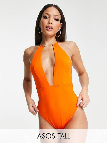 ASOS DESIGN Tall – Badeanzug in leuchtendem Orange mit tiefem Ausschnitt und goldfarbenem Halsbandbesatz