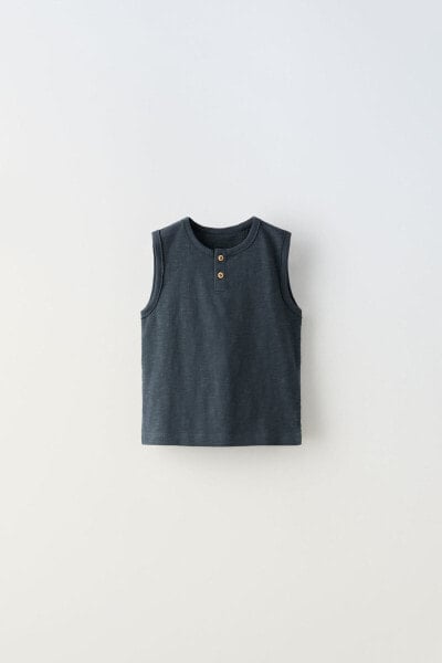 Sleeveless henley t-shirt