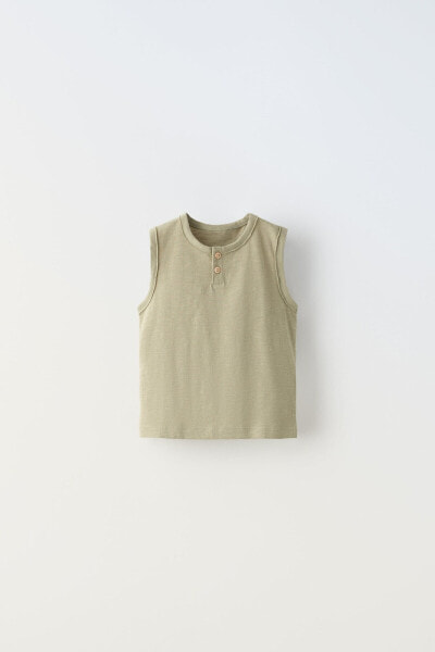 Sleeveless henley t-shirt