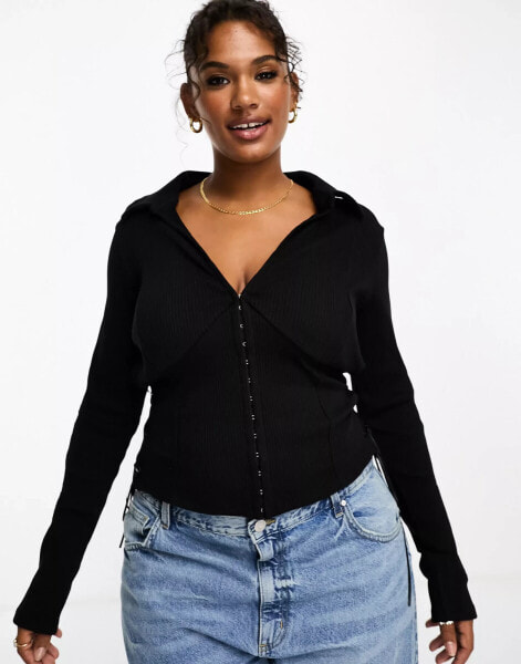 ASOS DESIGN Curve – Gerippte Hemdbluse in Schwarz mit Schnürung und Haken-Ösenverschluss