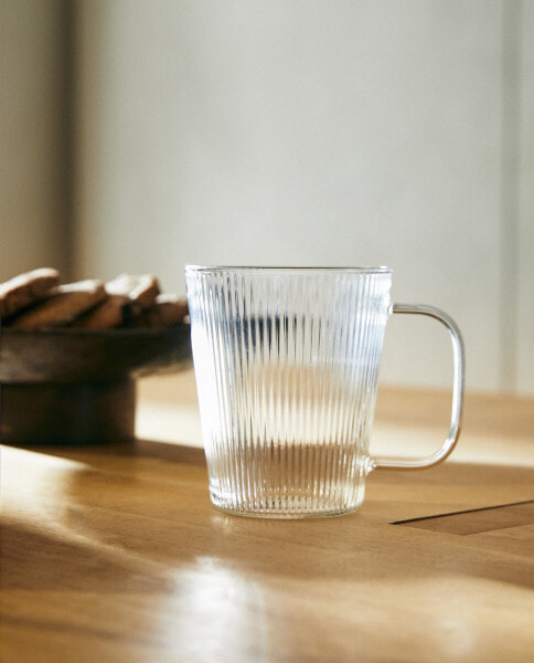 Borosilicate glass mug with lines