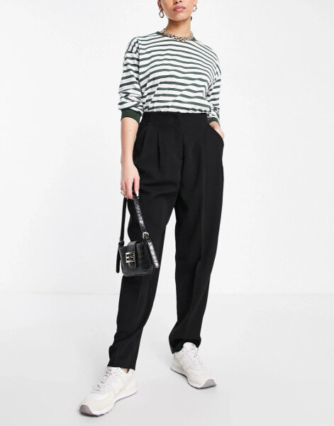 ASOS DESIGN – Weiche, lässige Mom-Hose in Schwarz