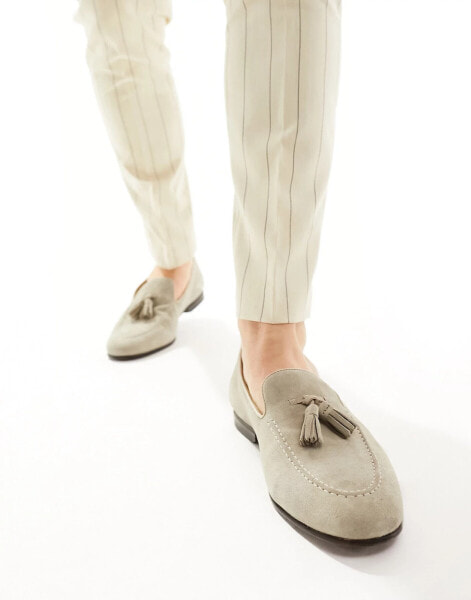 Walk London Trent Tassel Loafers In Stone Suede