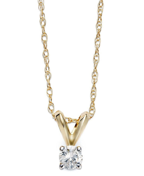 Macy's diamond Accent Pendant Necklace in 10k Gold