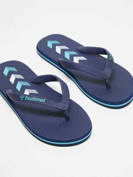 Hummel Unisex Chevron flip flops in blue