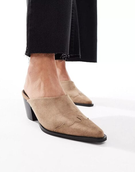 Glamorous western mules in taupe