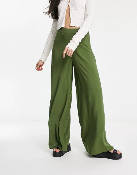 ASOS DESIGN – Palazzohose in Khaki