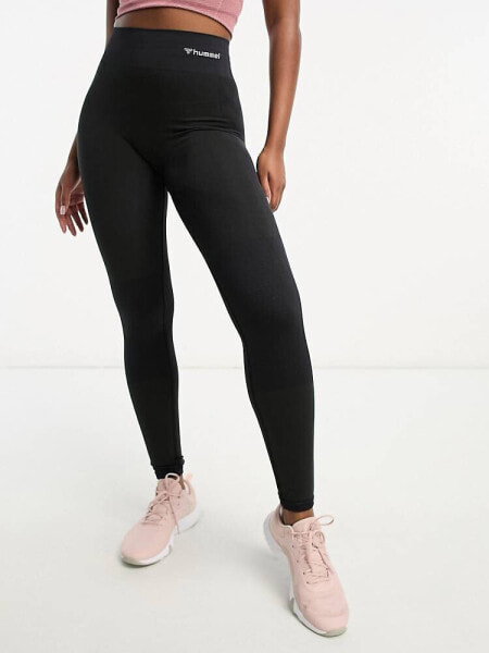 Hummel – Clea – Nahtlose Leggings in Schwarz mit halbhohem Bund