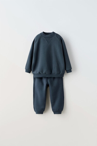 Plush sweatshirt and trousers co-ord
