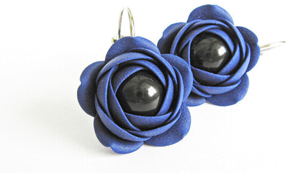 Blue dangling earrings with black pearl Estrela flowers