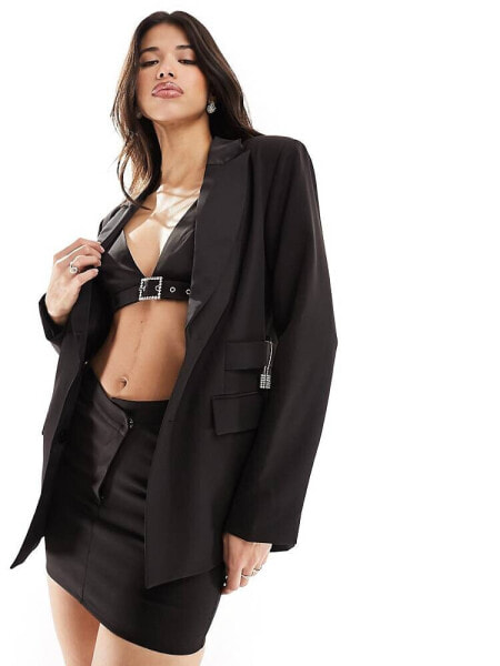 Kaiia cinched waist diamante padlock blazer co-ord in black