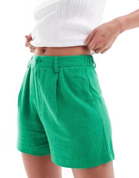 Stradivarius linen look short in green