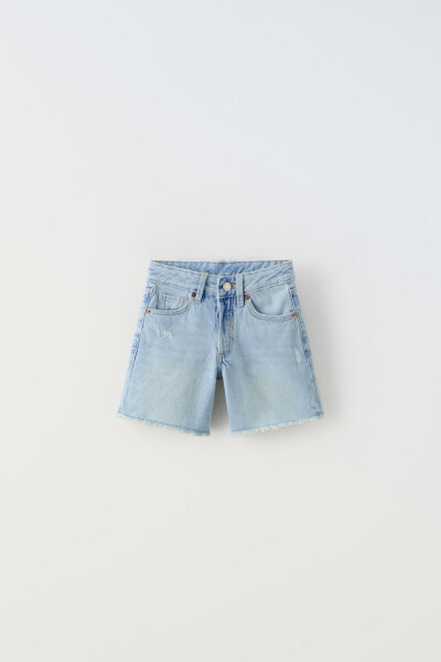 Long frayed bermuda shorts