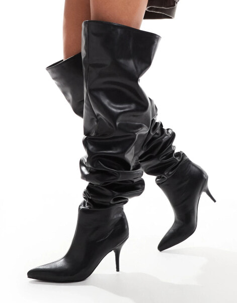 Azalea Wang – Seira – Overknee-Stiefel in Schwarz mit gerafftem Schaft