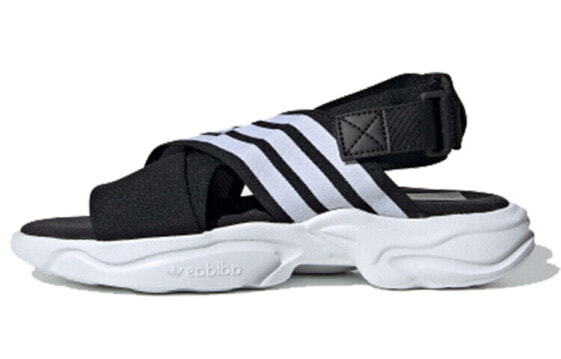 Сандалии женские Adidas originals Magmur Sandal черно-белые.