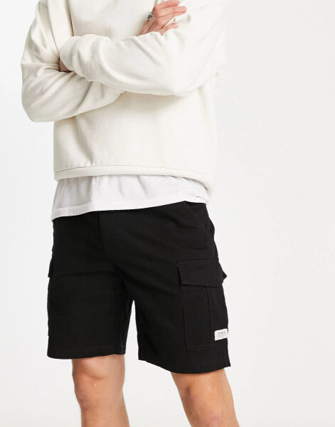 New Look – Schmal geschnittene Cargo-Shorts in Schwarz