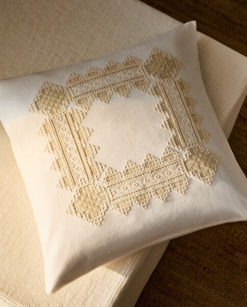 Декоративная подушка с вышивкой ZARAHOME Embroidered cushion cover