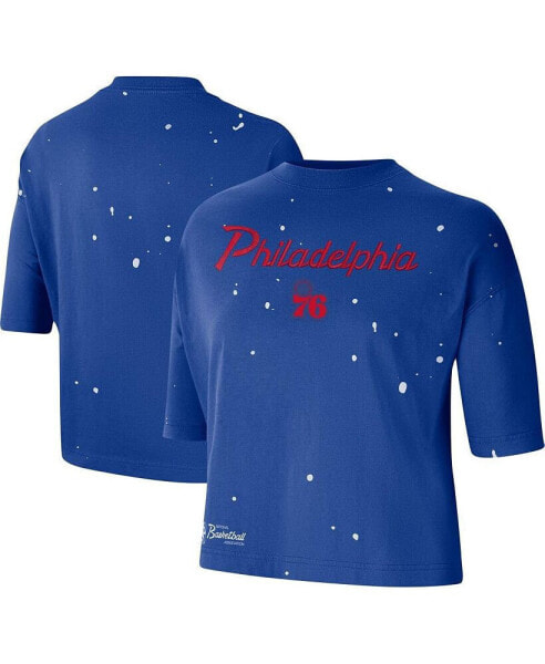 Women's Royal Philadelphia 76ers Courtside Splatter Cropped T-shirt