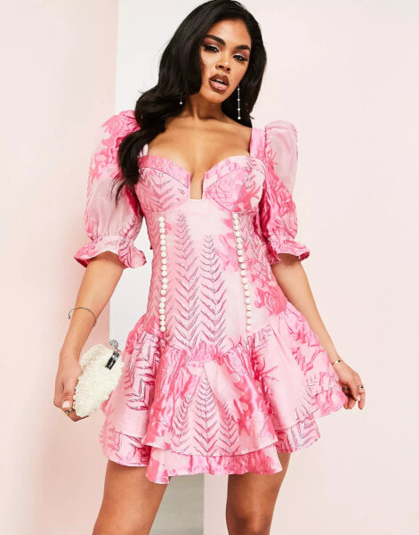 Женское мини-платье ASOS LUXE Tief ausgeschnittenes Jacquard-Minikleid in Rosa mit gestuftem Saum und Puffärmeln