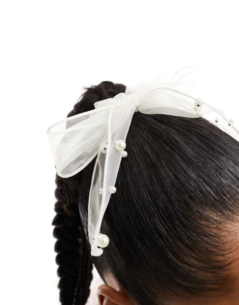 True Decadence pearl detail organza hair bow in white