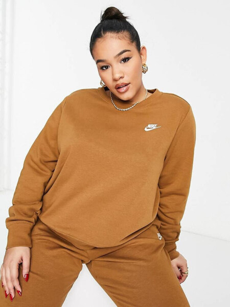 Nike Plus Club fleece sweatshirt in ale brown