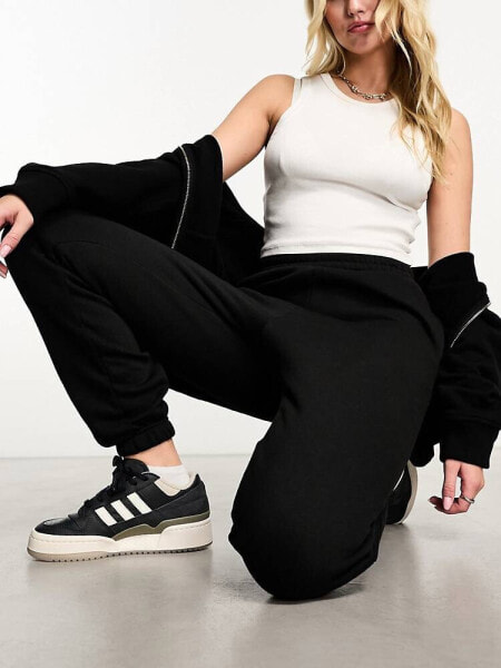 New Look cuffed joggers in black