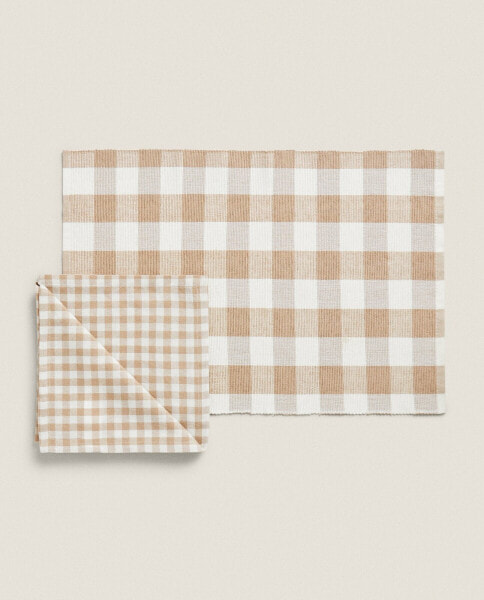 Check placemat and napkin pack