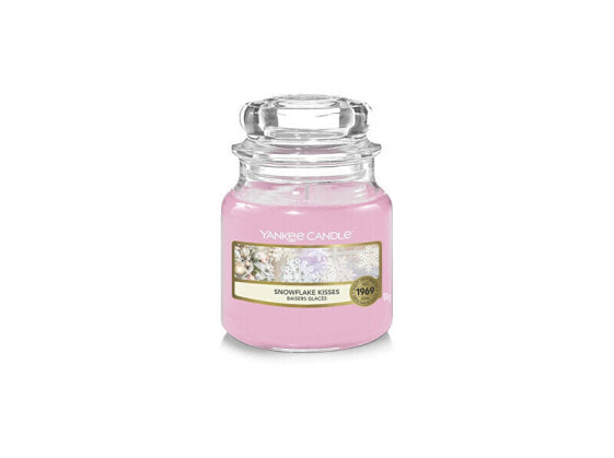 Aromatic candle Classic small Snowflake Kisses 104 g