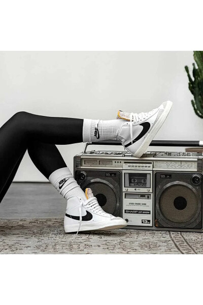 Кроссовки женские Nike Blazer Mid '77 Белые