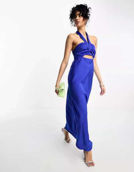 Женское вечернее платье ASOS DESIGN Satin-Maxikleid in Blau mit verdrehtem Neckholder-Träger und Zierausschnitt vorne