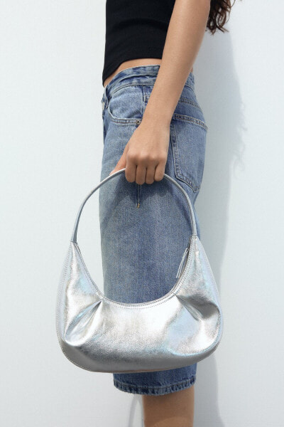 Oval shoulder bag