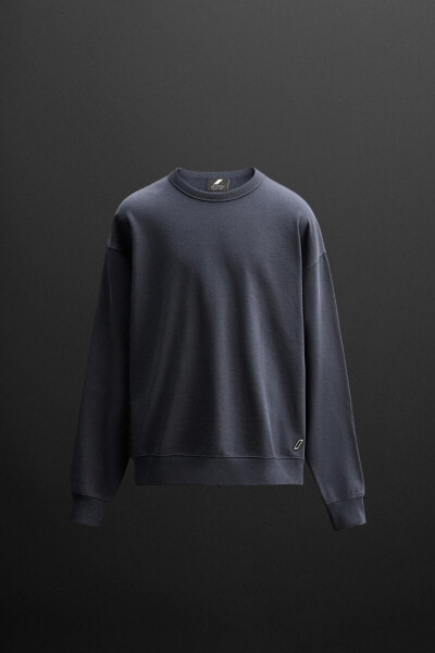 ROUND NECK SWEATSHIRT