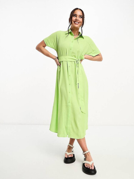 Monki – Midi-Hemdblusenkleid in Grün mit Bindegürtel