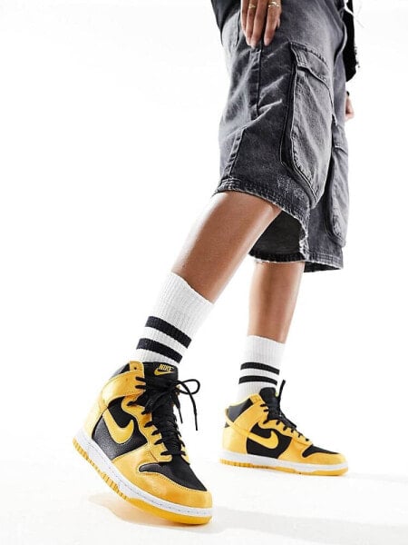 Nike Dunk Twist High trainers in black and gold