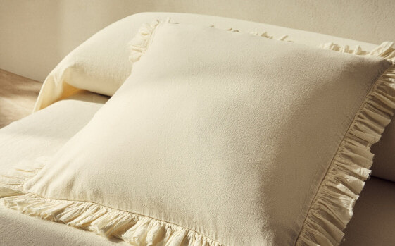 Cushion cover with pleated ruffle