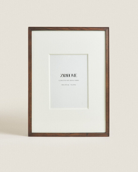 Classic photo frame by rosa park