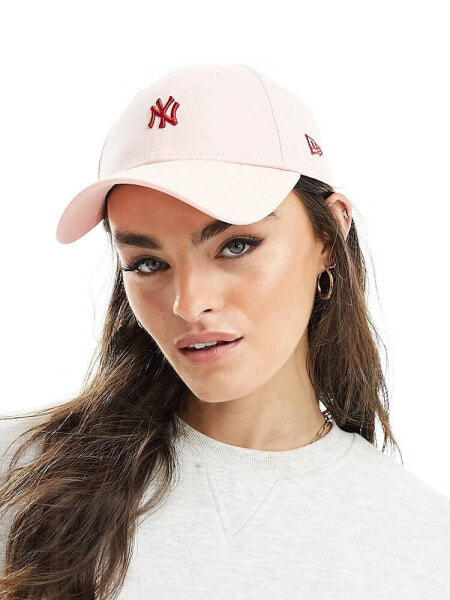 New Era 9forty NY Yankees mini logo in pink 