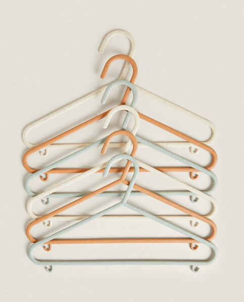 Pack of children’s hangers in pastel colours (pack of 6)