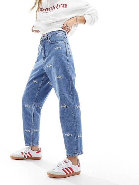 Tommy Jeans ultra high rise critter tapered mom jean in mid wash