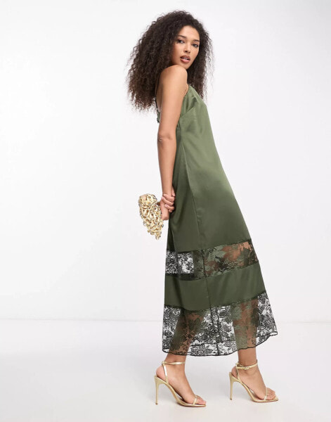 River Island – Trägerkleid in Khaki mit Spitzendetail