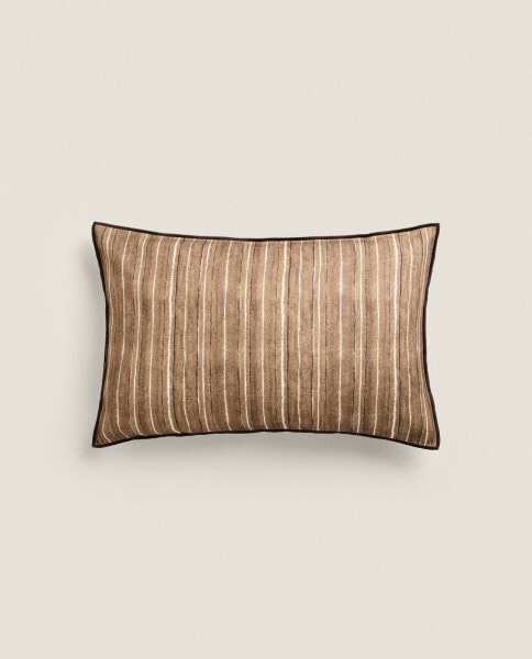 Striped print cushion cover