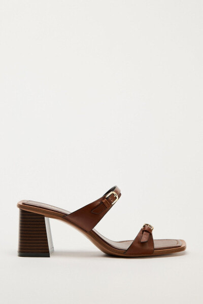 Leather sandals with block heel